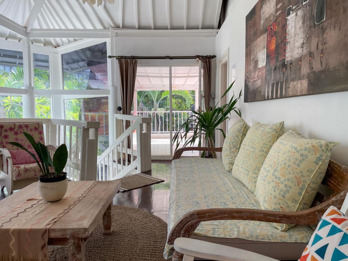 Beach House Canggu - 150M Berawa Beach Exterior photo