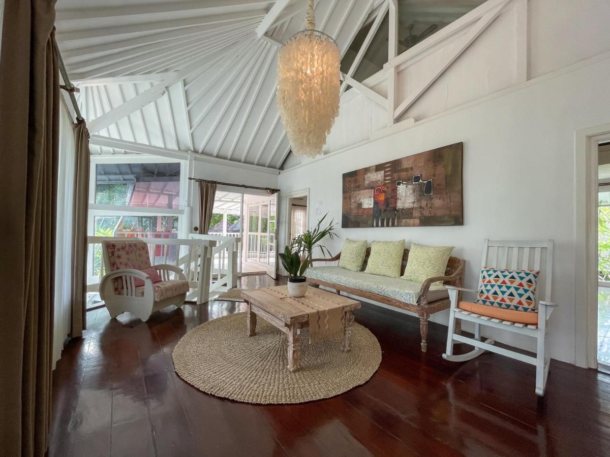 Beach House Canggu - 150M Berawa Beach Exterior photo